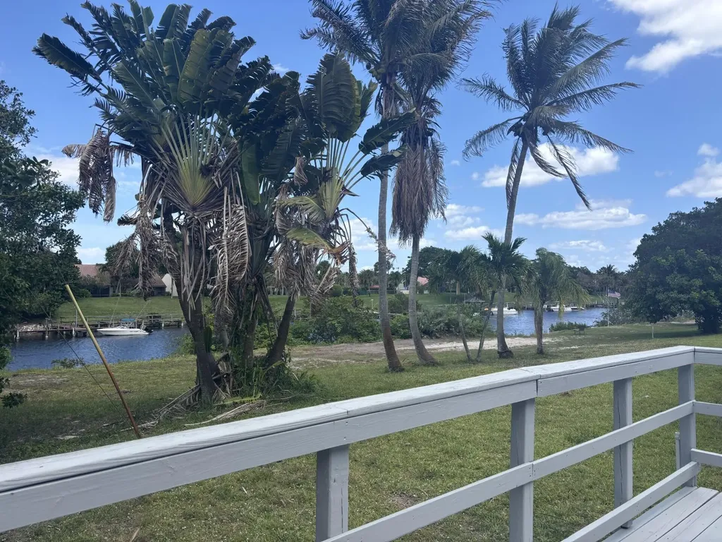 1813 Sabel Drive Deerfield Beach FL 33442