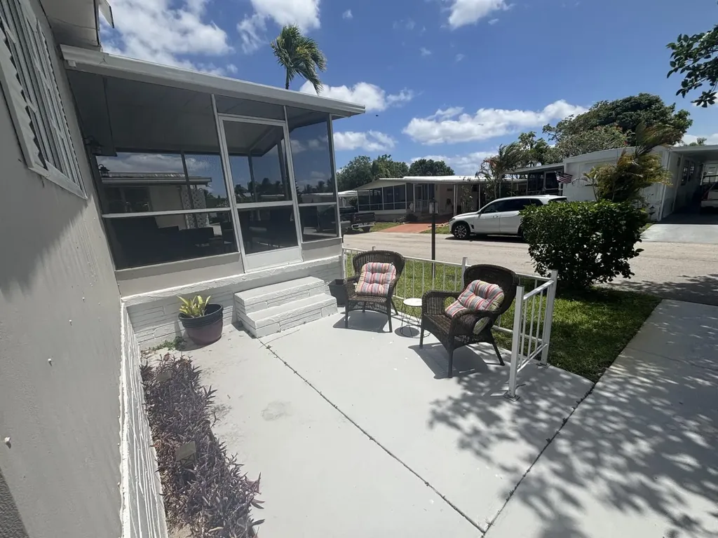 1813 Sabel Drive Deerfield Beach FL 33442