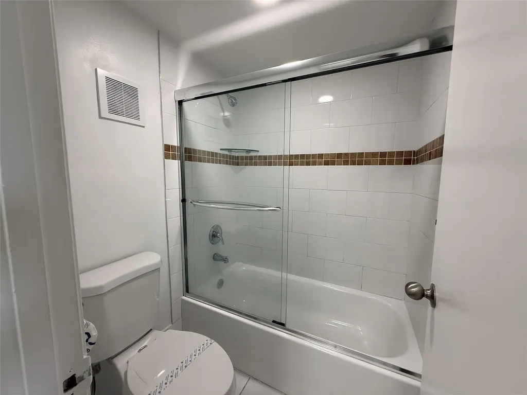 17350 NW 68th Avenue Hialeah FL 33015