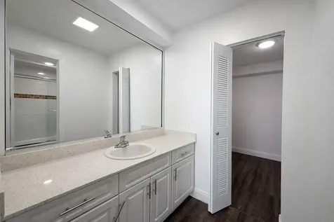 17350 NW 68th Avenue Hialeah FL 33015