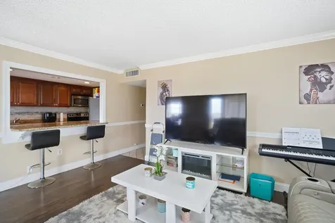 4174 Inverrary Drive Lauderhill FL 33319