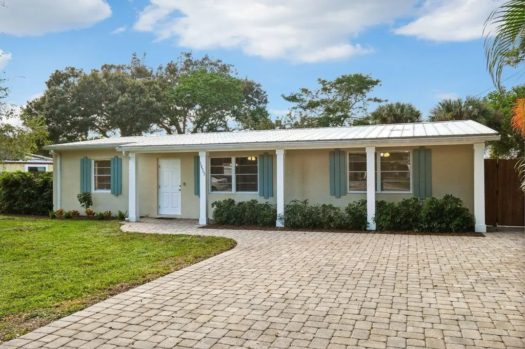 1455 15th Avenue Vero Beach FL 32960