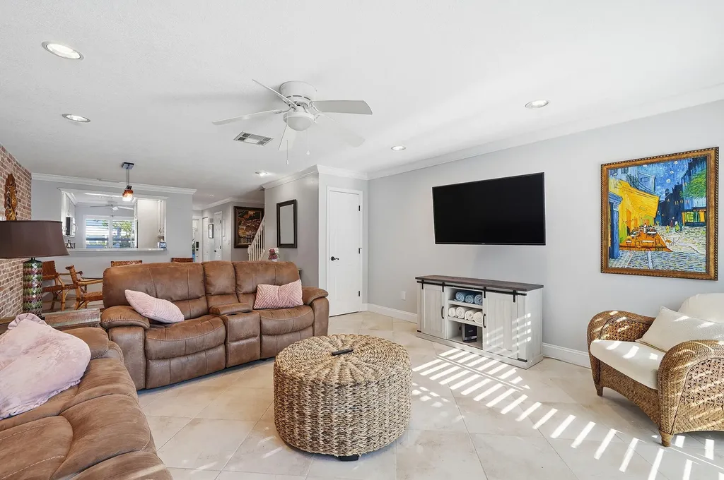 842 SE 19th Avenue Deerfield Beach FL 33441