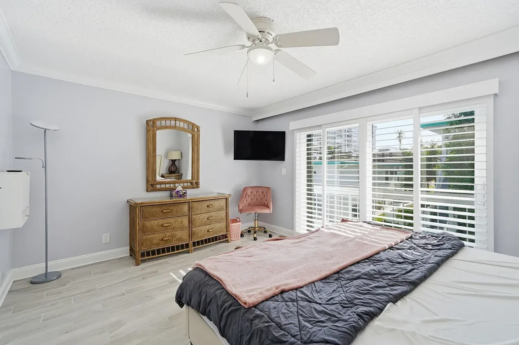 842 SE 19th Avenue Deerfield Beach FL 33441