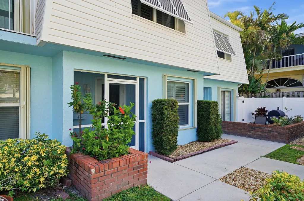 842 SE 19th Avenue Deerfield Beach FL 33441