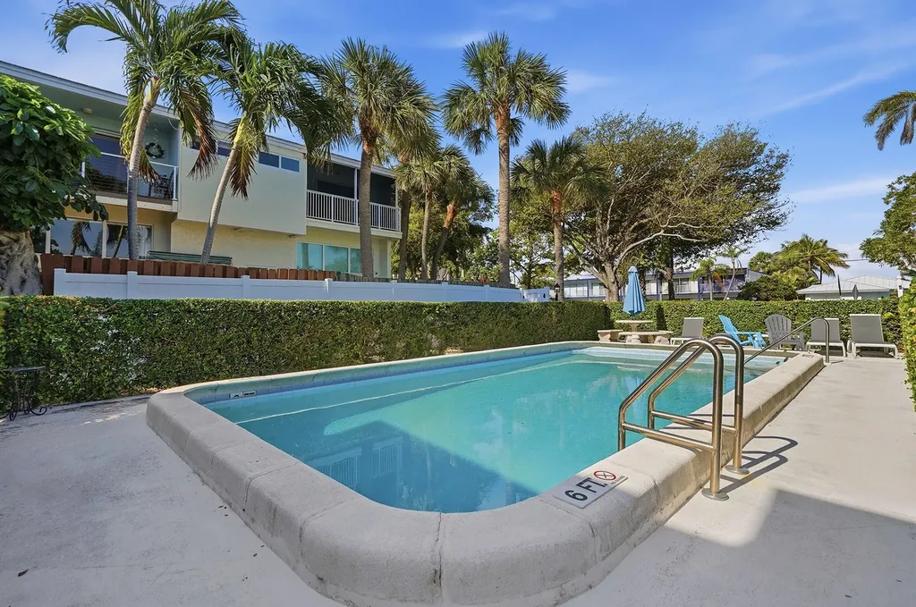 842 SE 19th Avenue Deerfield Beach FL 33441