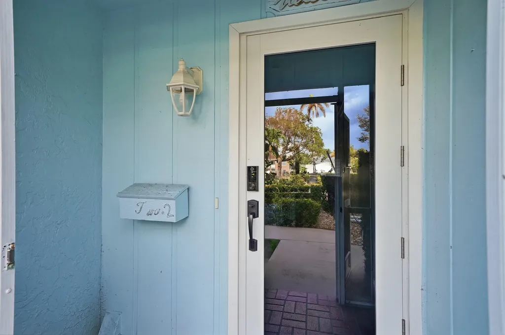 842 SE 19th Avenue Deerfield Beach FL 33441