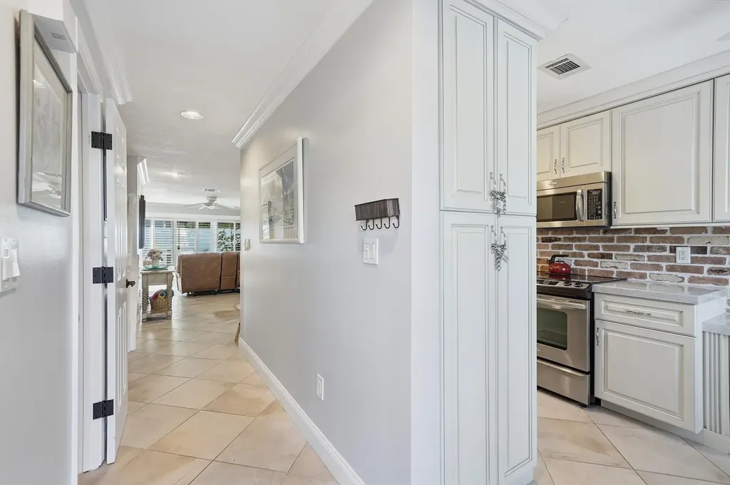 842 SE 19th Avenue Deerfield Beach FL 33441