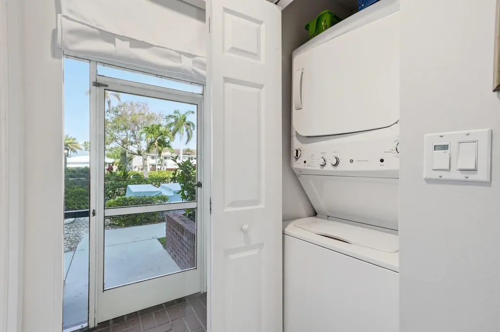 842 SE 19th Avenue Deerfield Beach FL 33441