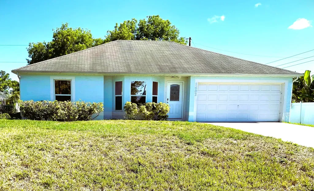 1682 SW Glacador Avenue Port St Lucie FL 34953