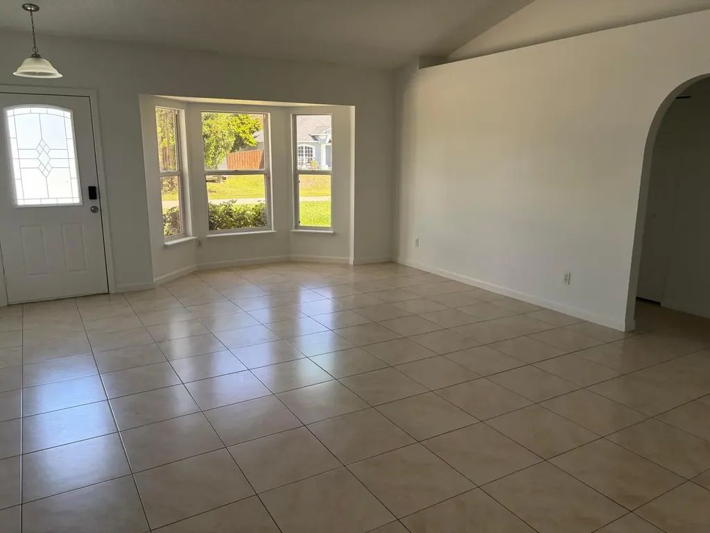 1682 SW Glacador Avenue Port St Lucie FL 34953