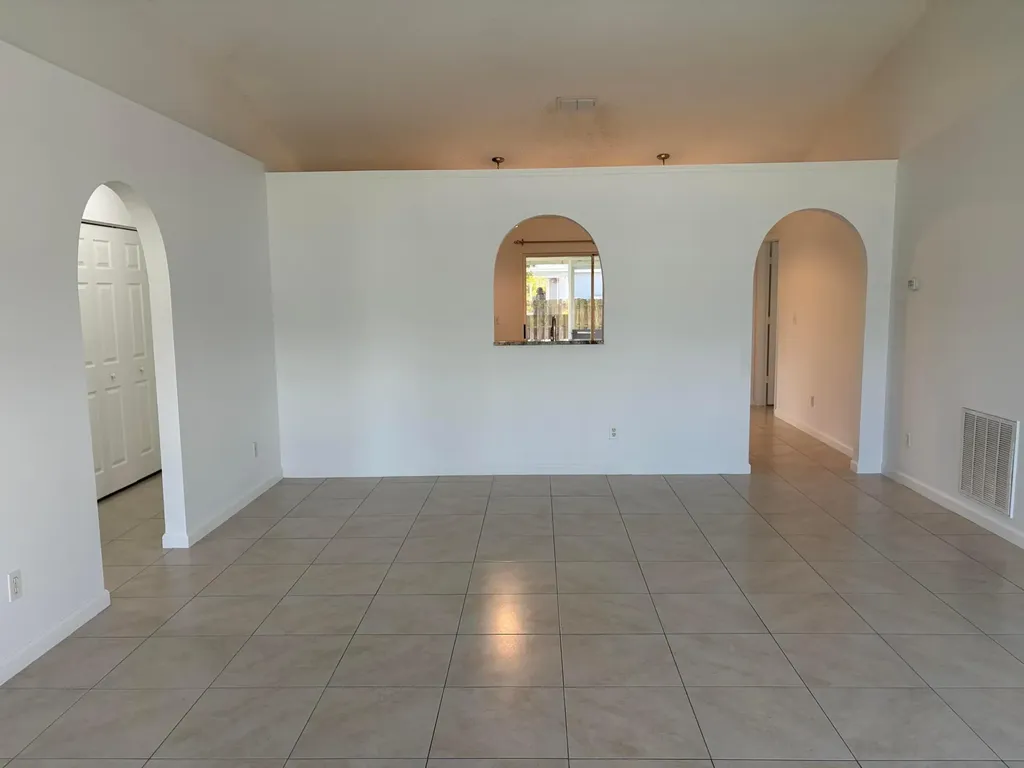 1682 SW Glacador Avenue Port St Lucie FL 34953