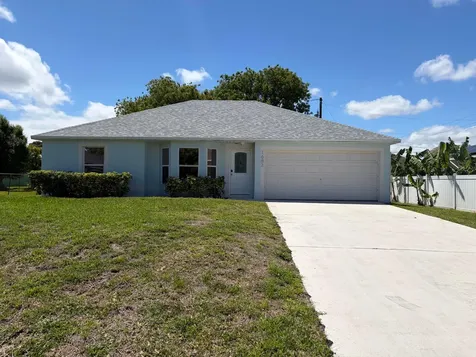 1682 SW Glacador Avenue Port St Lucie FL 34953