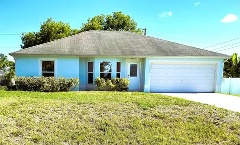 1682 SW Glacador Avenue Port St Lucie FL 34953
