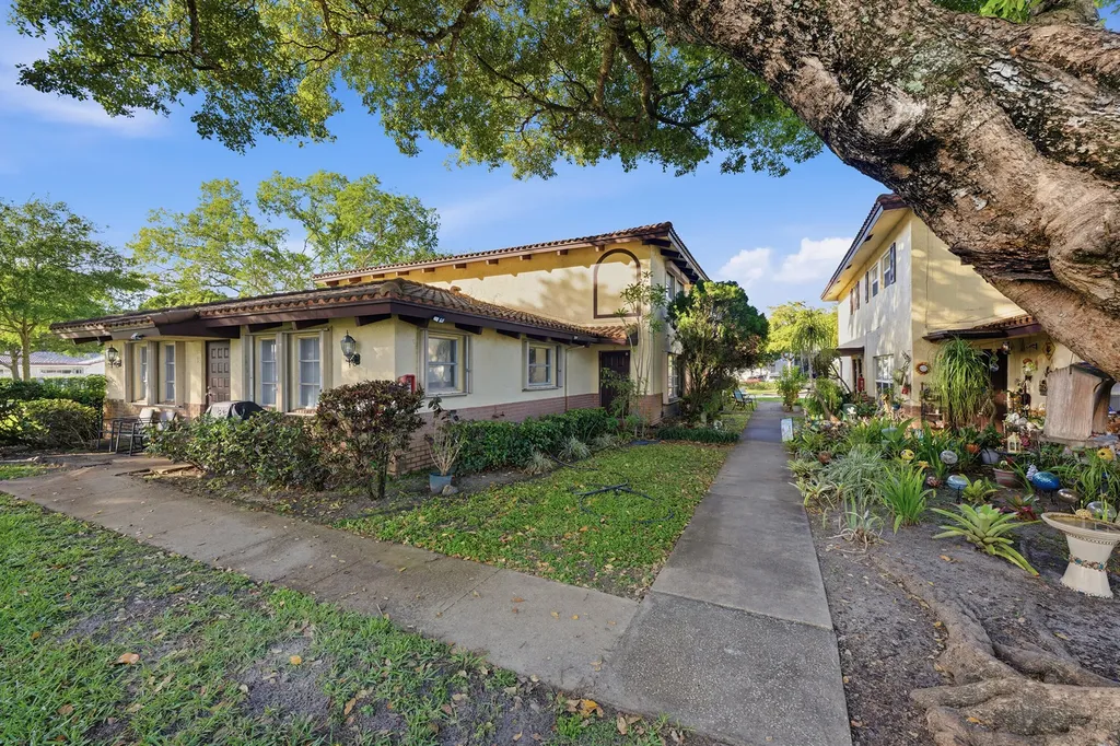 8811 NW 28th Drive Coral Springs FL 33065