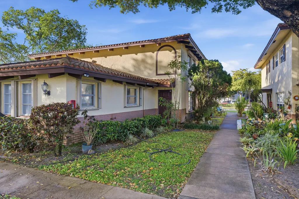 8811 NW 28th Drive Coral Springs FL 33065