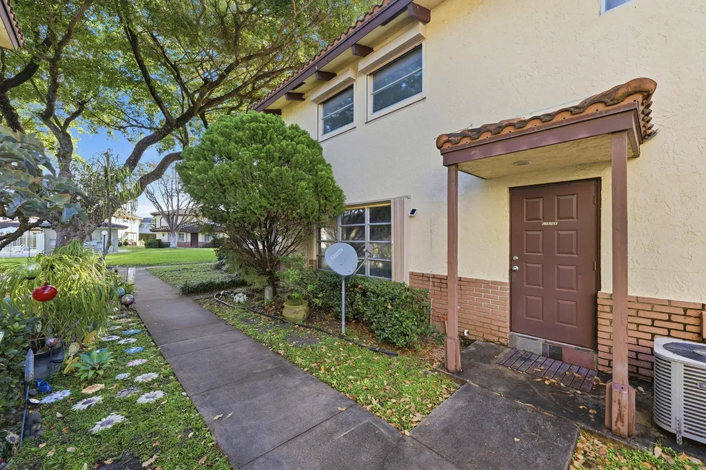 8811 NW 28th Drive Coral Springs FL 33065