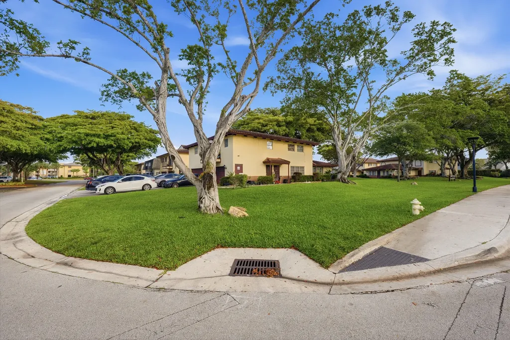 8811 NW 28th Drive Coral Springs FL 33065