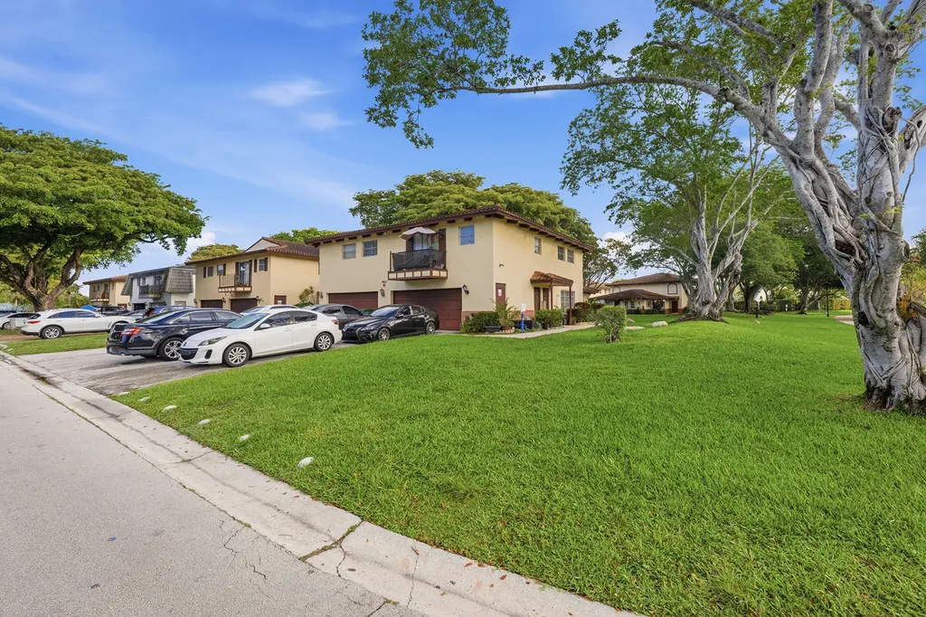 8811 NW 28th Drive Coral Springs FL 33065