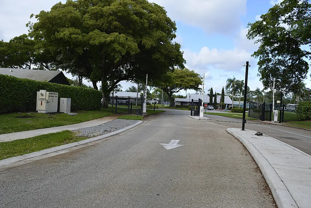 1148 Summit Trail Circle West Palm Beach FL 33415