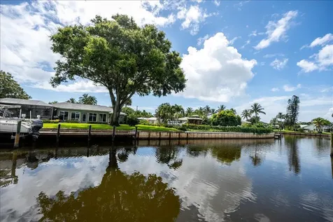 2066 5th Court SE Vero Beach FL 32962
