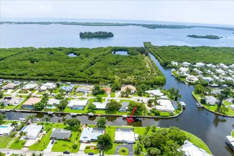 2066 5th Court SE Vero Beach FL 32962