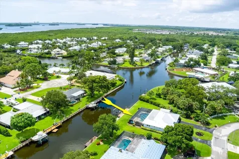 2066 5th Court SE Vero Beach FL 32962