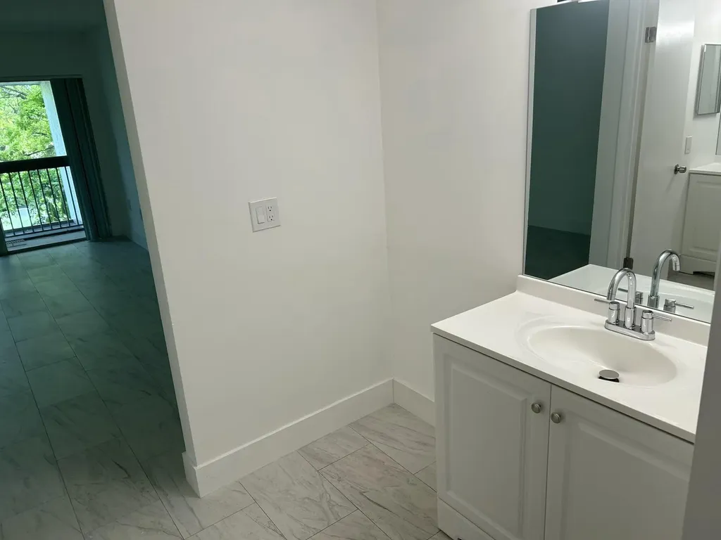 701 N Pine Island Road Plantation FL 33324