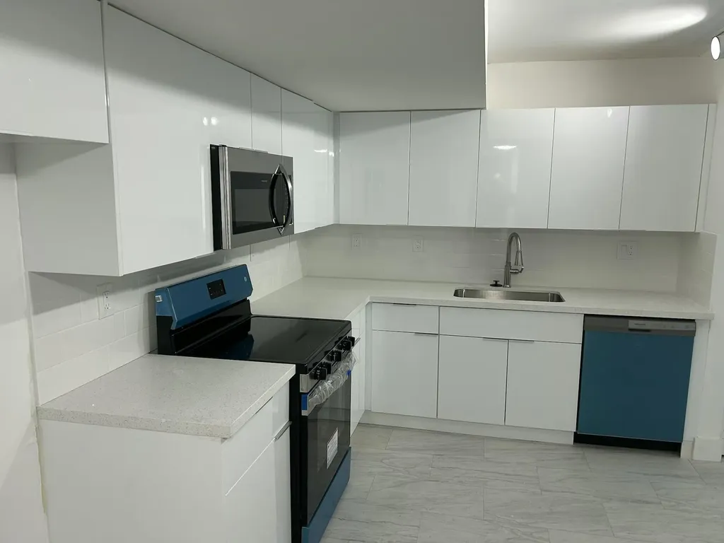 701 N Pine Island Road Plantation FL 33324