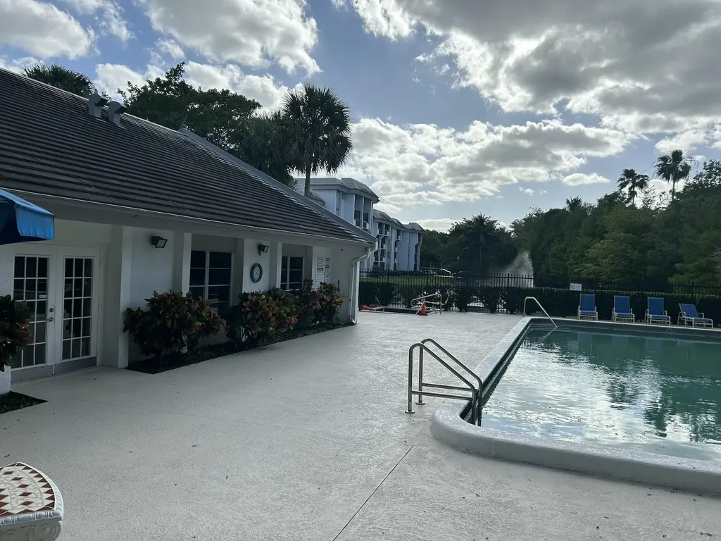 701 N Pine Island Road Plantation FL 33324