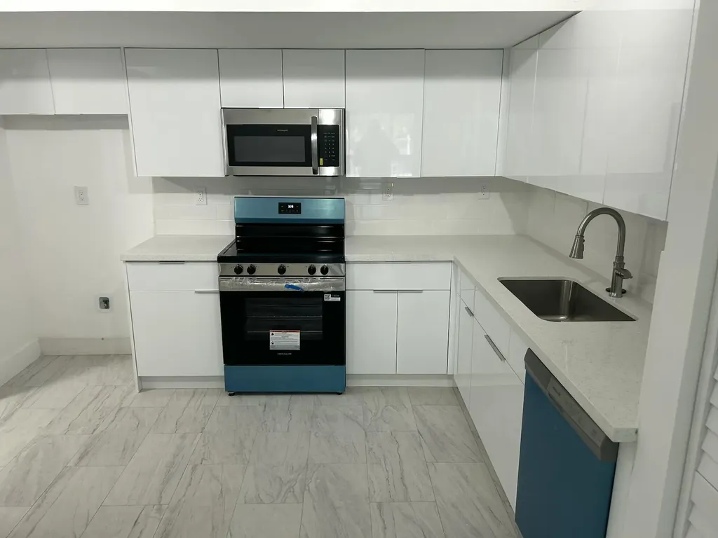701 N Pine Island Road Plantation FL 33324