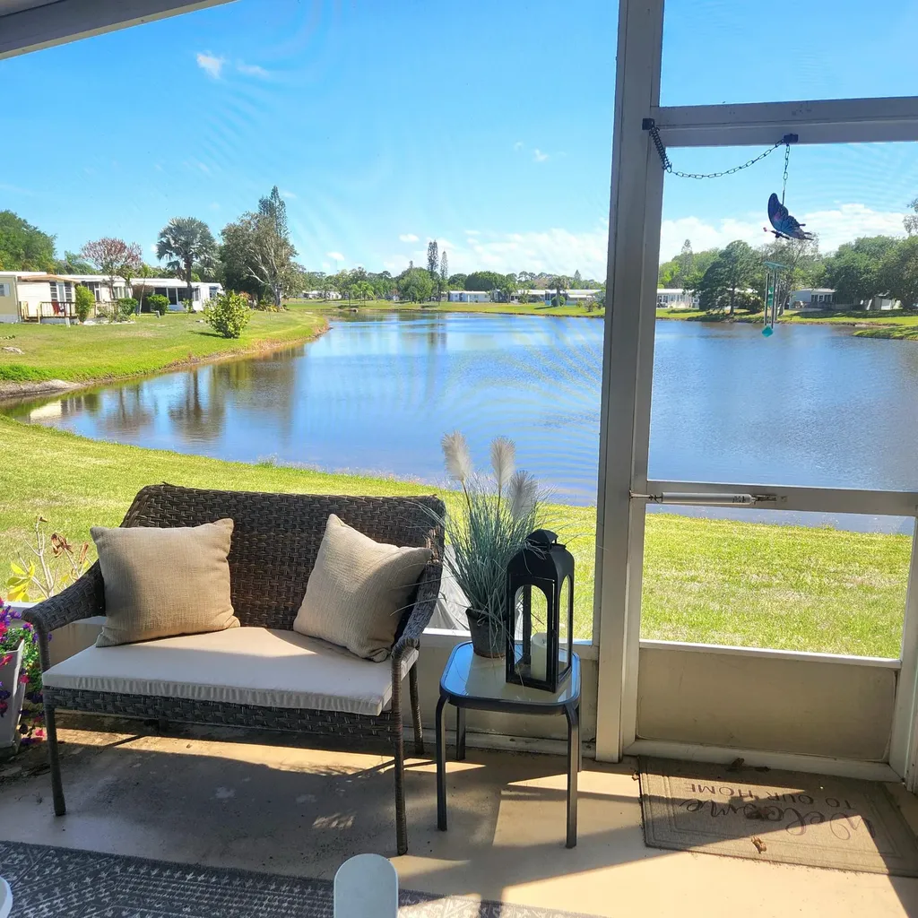 7 Guadalupe Port St Lucie FL 34952