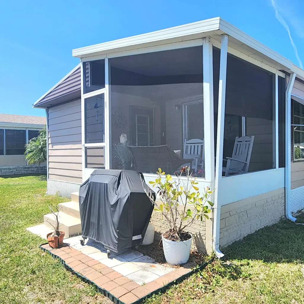 7 Guadalupe Port St Lucie FL 34952