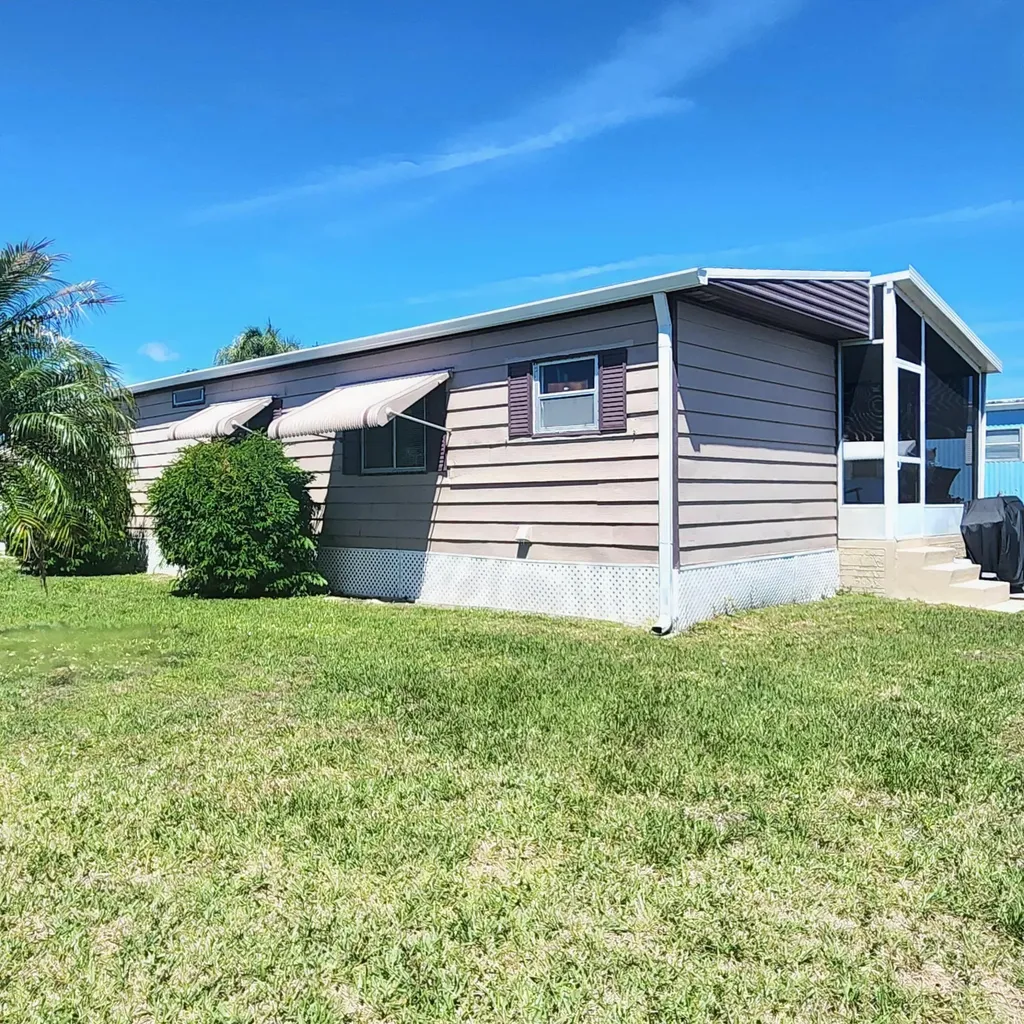 7 Guadalupe Port St Lucie FL 34952