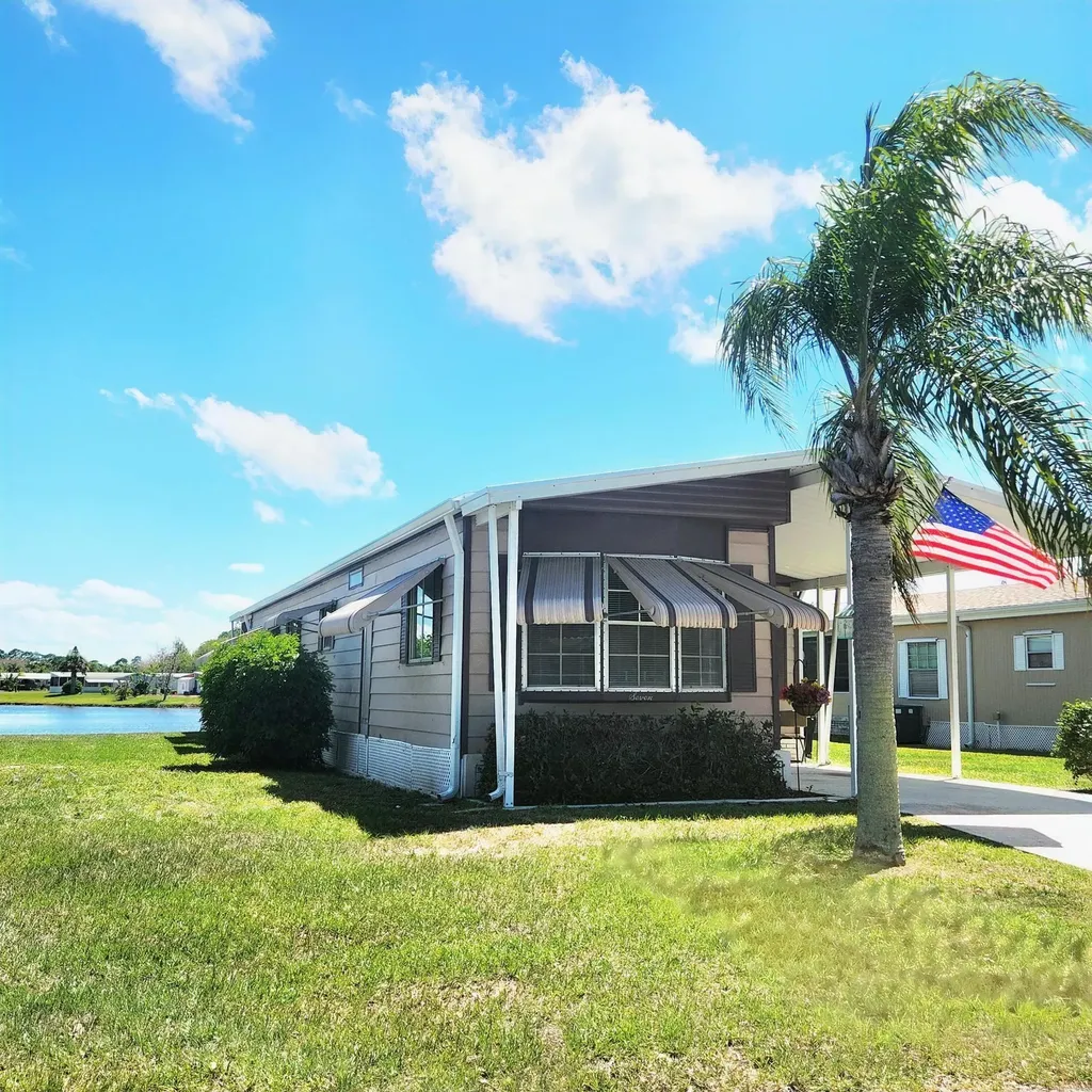 7 Guadalupe Port St Lucie FL 34952