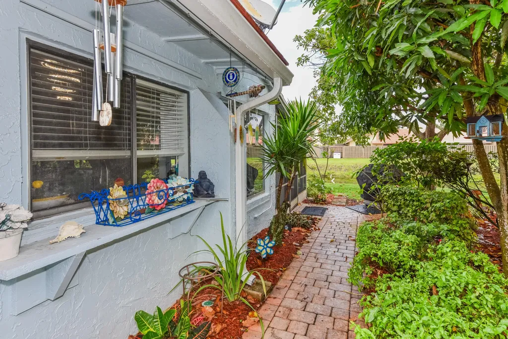 5518 Ainsley Court Boynton Beach FL 33437