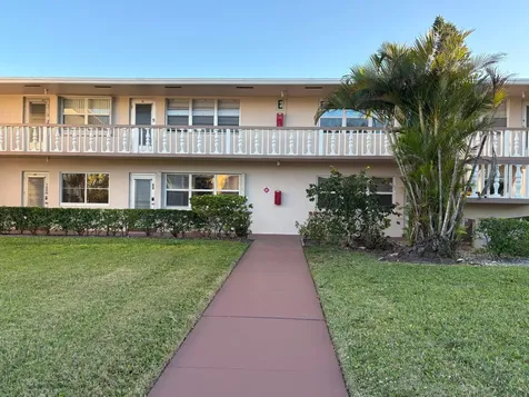 111 E Waltham West Palm Beach FL 33417