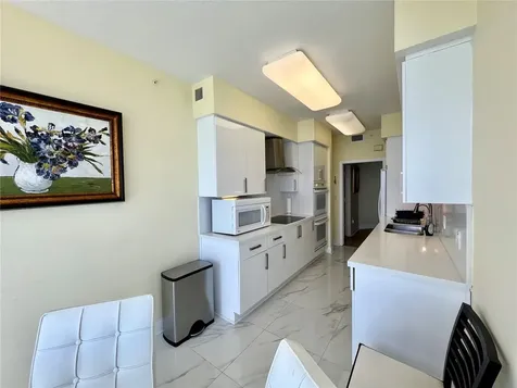 6001 N Ocean Drive Hollywood FL 33019