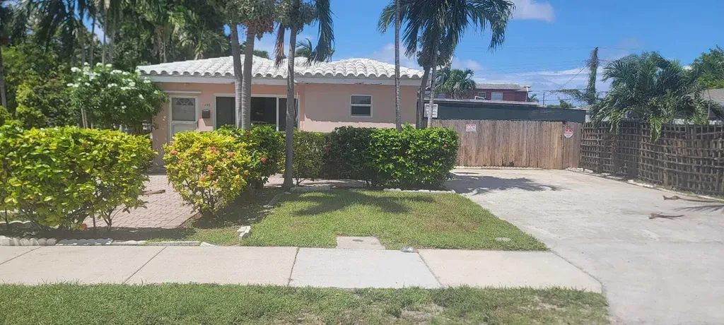 1855 Sherman Street Hollywood FL 33020