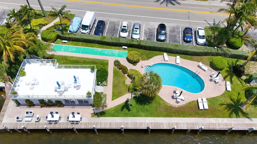 1043 Hillsboro Mile Hillsboro Beach FL 33062