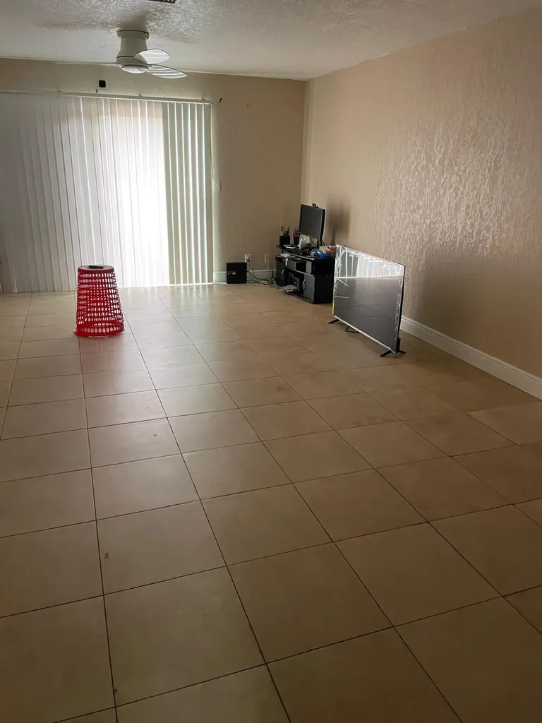 8249 Fairway Road Sunrise FL 33351