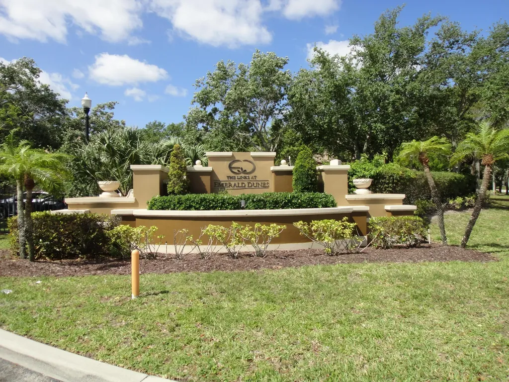 2912 Hidden Hills Road West Palm Beach FL 33411
