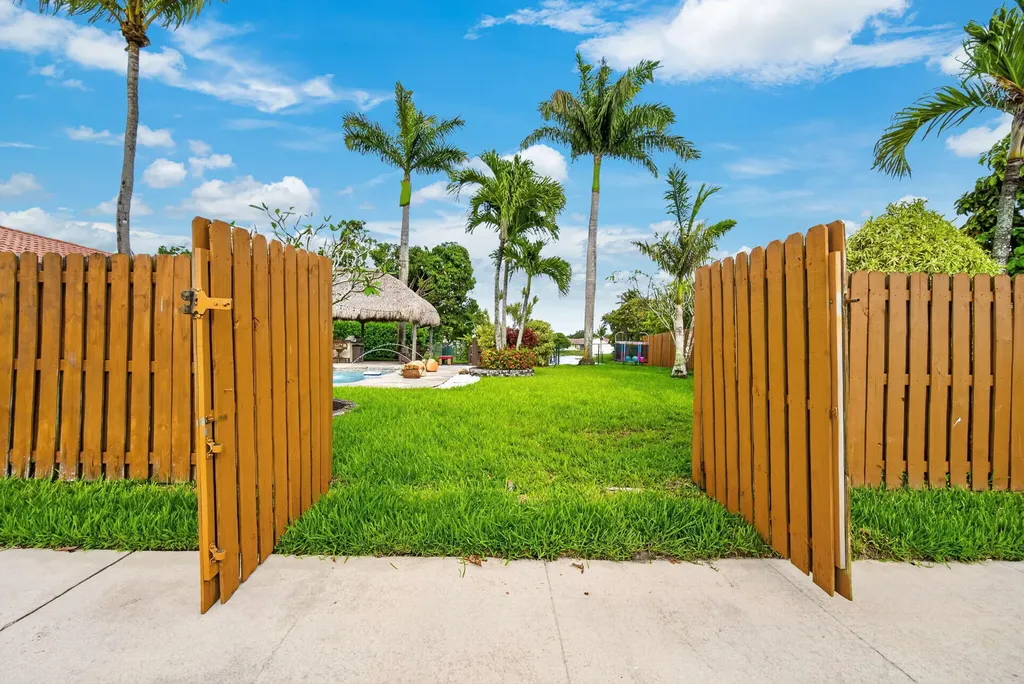 12644 SW 8th Court Davie FL 33325