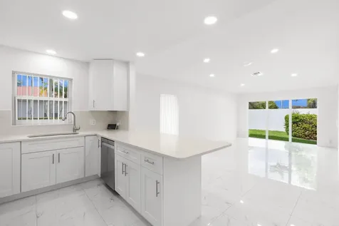 6702 N Pine Island Road Tamarac FL 33321
