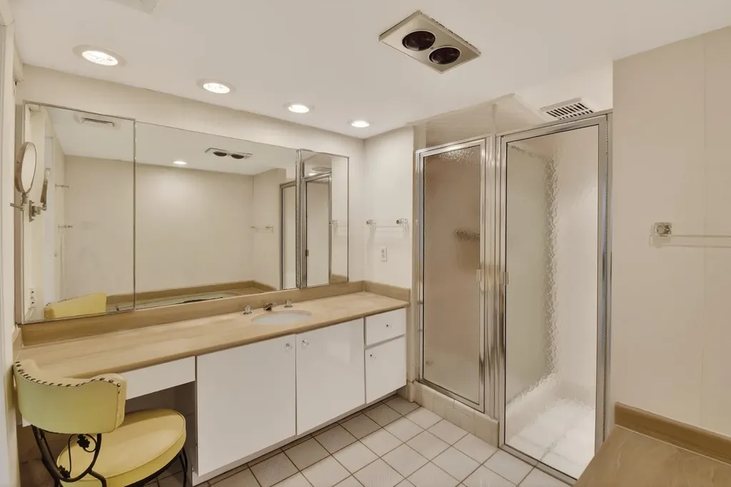 100 Sunrise Avenue Palm Beach FL 33480