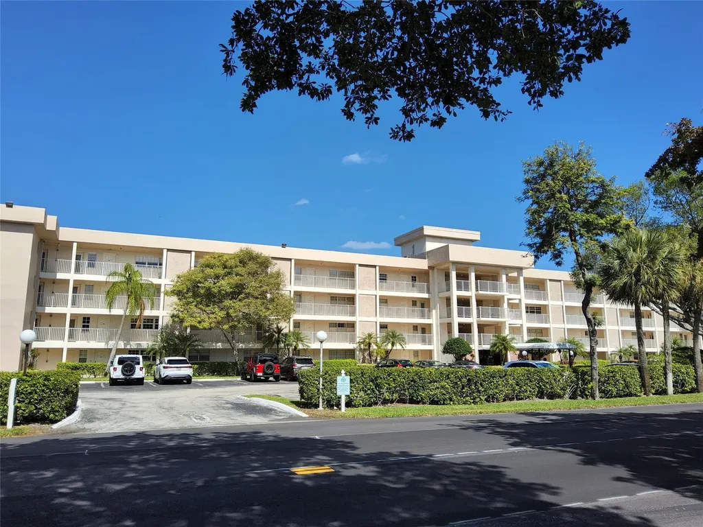 3151 S Palm Aire Drive Pompano Beach FL 33069