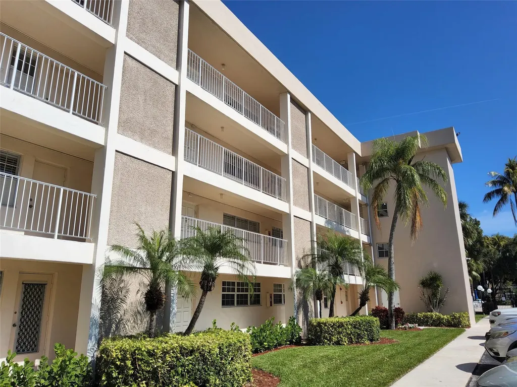3151 S Palm Aire Drive Pompano Beach FL 33069