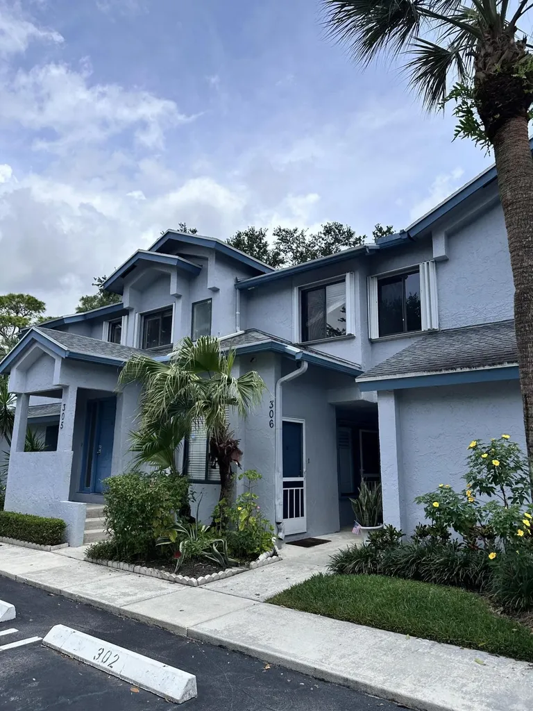 306 Harbour Pointe Way Greenacres FL 33413