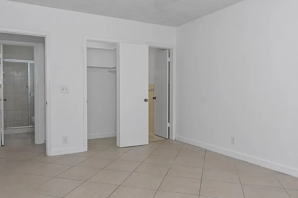 5700 NE 22nd Way Fort Lauderdale FL 33308