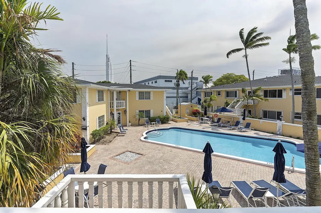 5700 NE 22nd Way Fort Lauderdale FL 33308